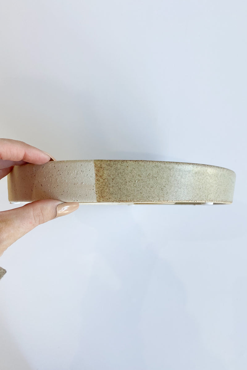 mode, round two-toned stoneware tray cream