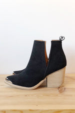 mode, click side cut bootie