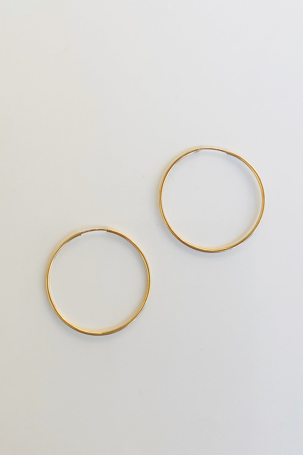 mode, the perfect gold hoop