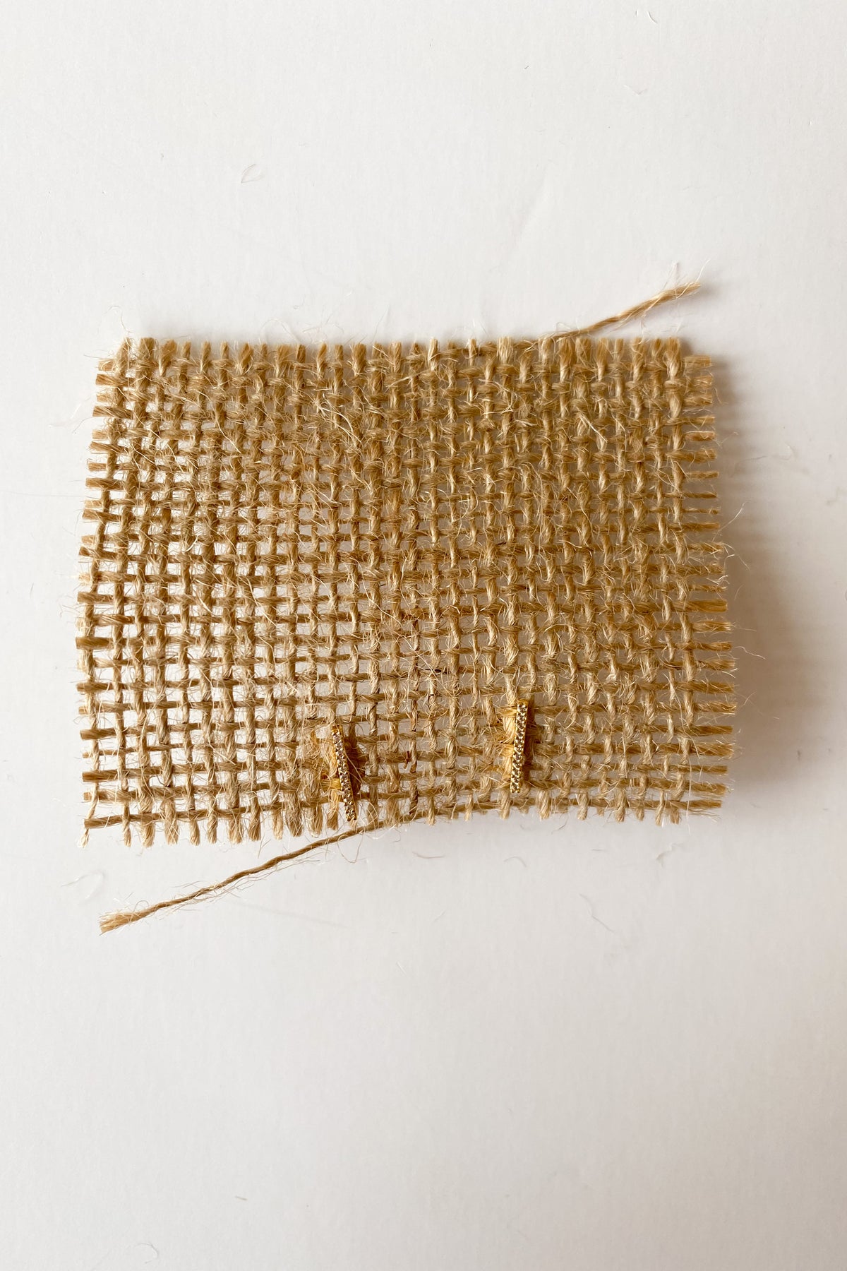 mode, shimmer bar earring
