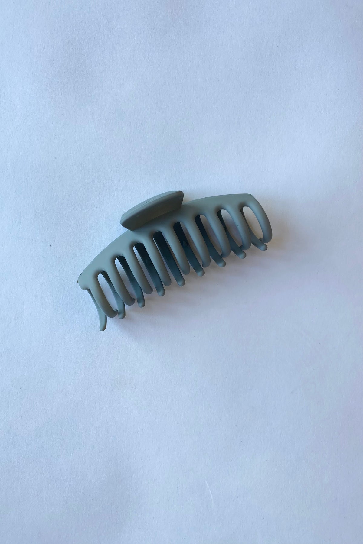 mode, matte claw clip