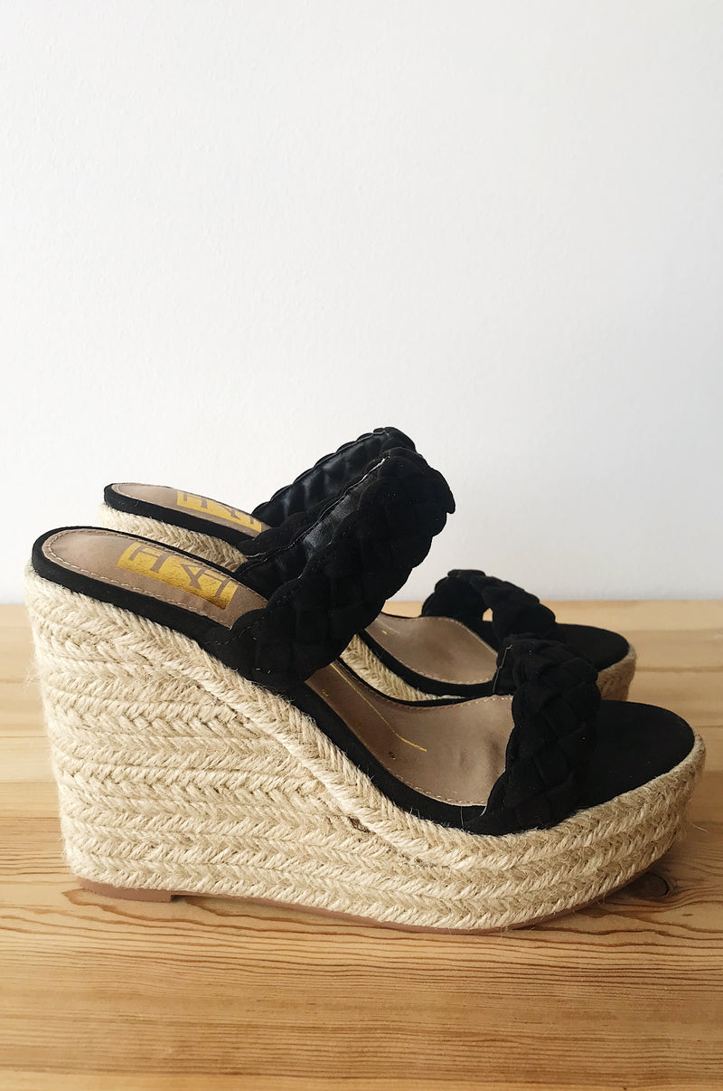 mode, cord of 3 strands slip on wedge