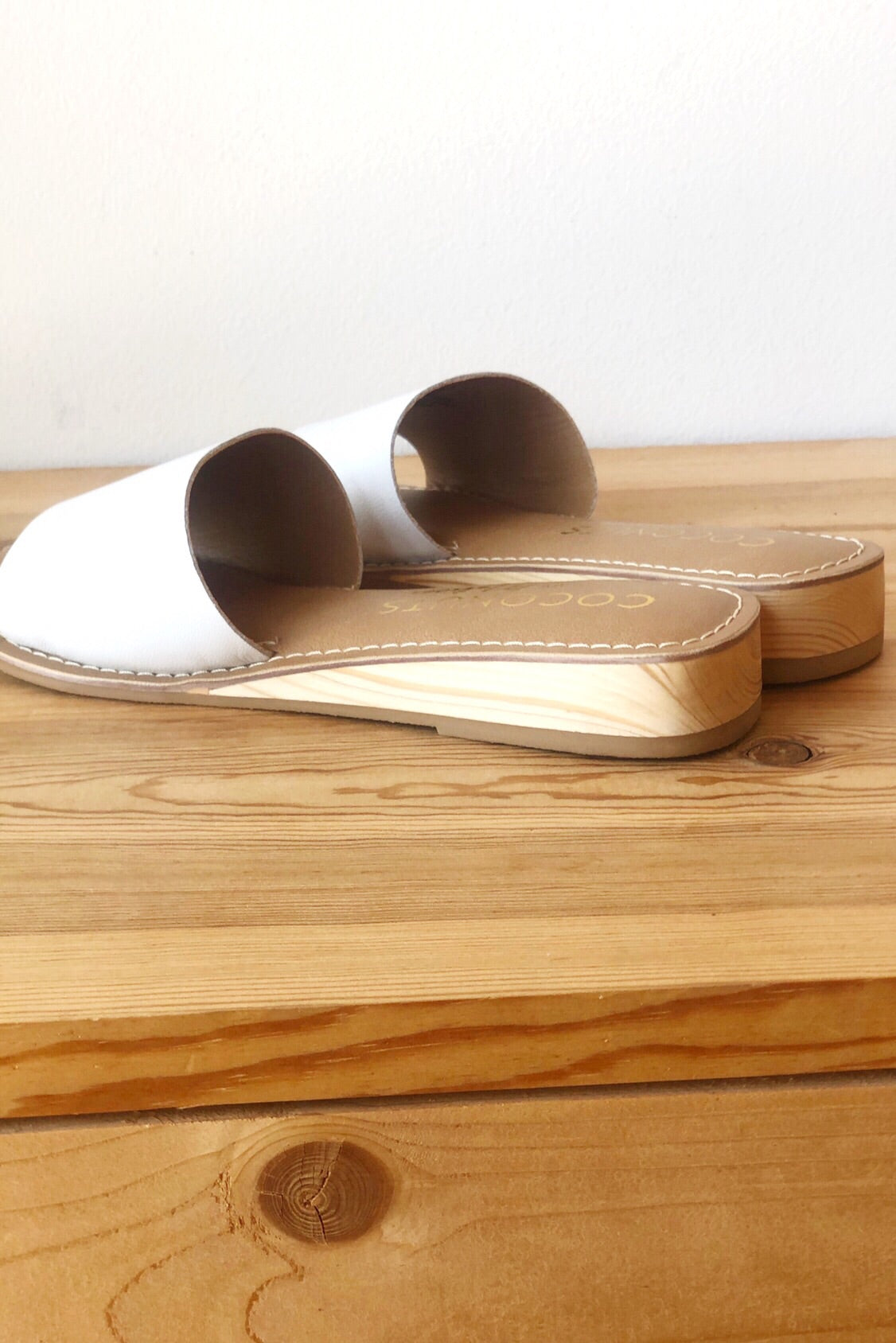 mode, slide up next to me sandal