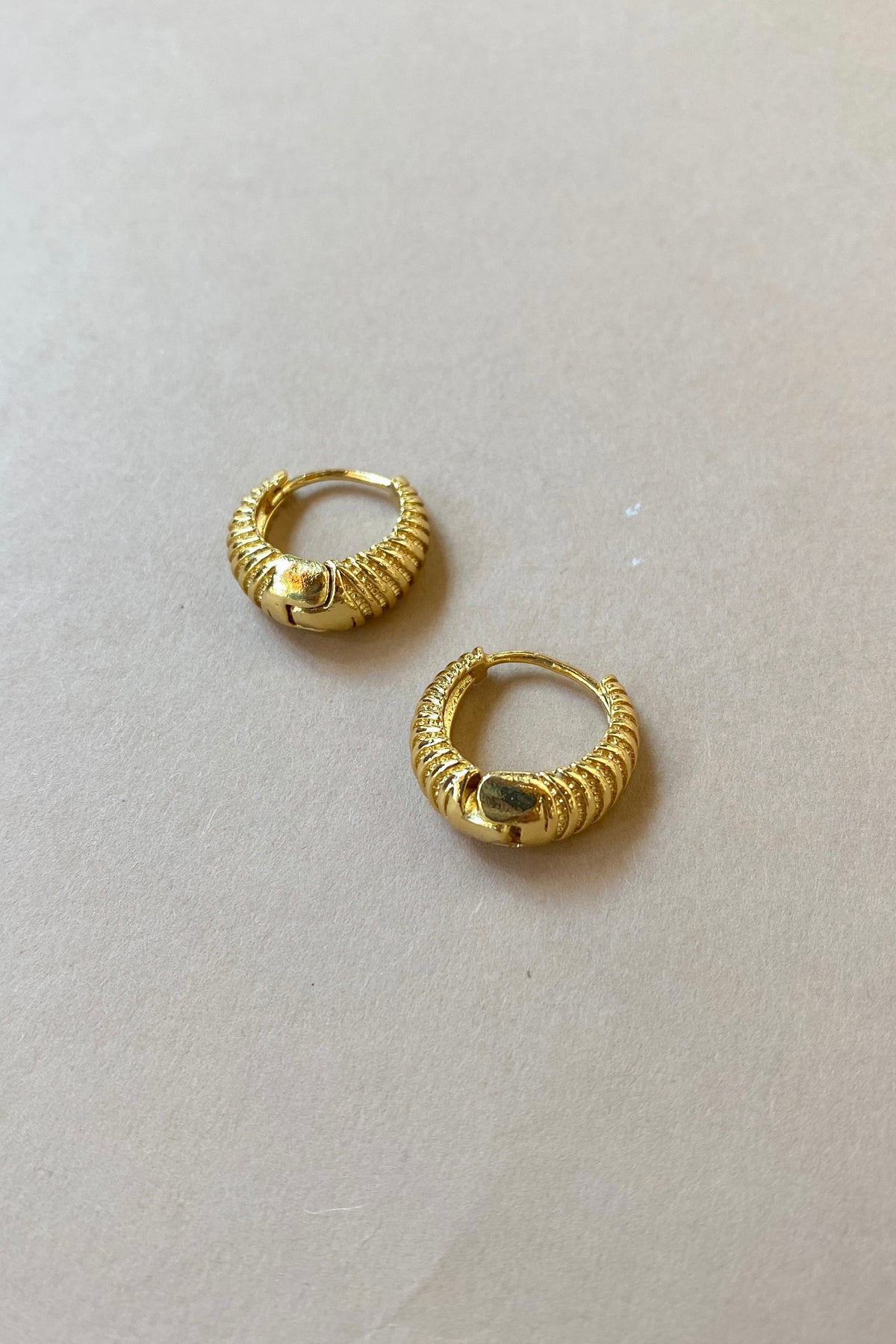 mode, ribbed baby hoops
