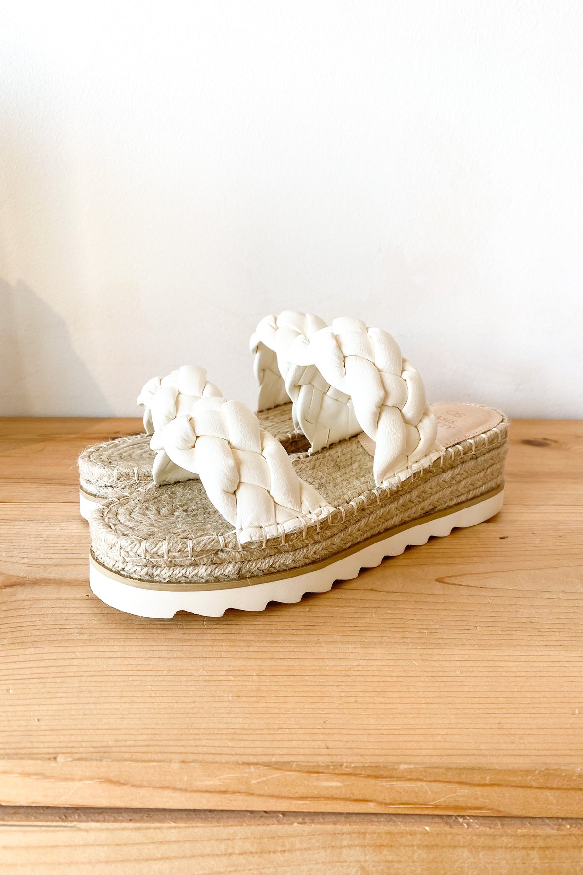 mode, the alina shoe