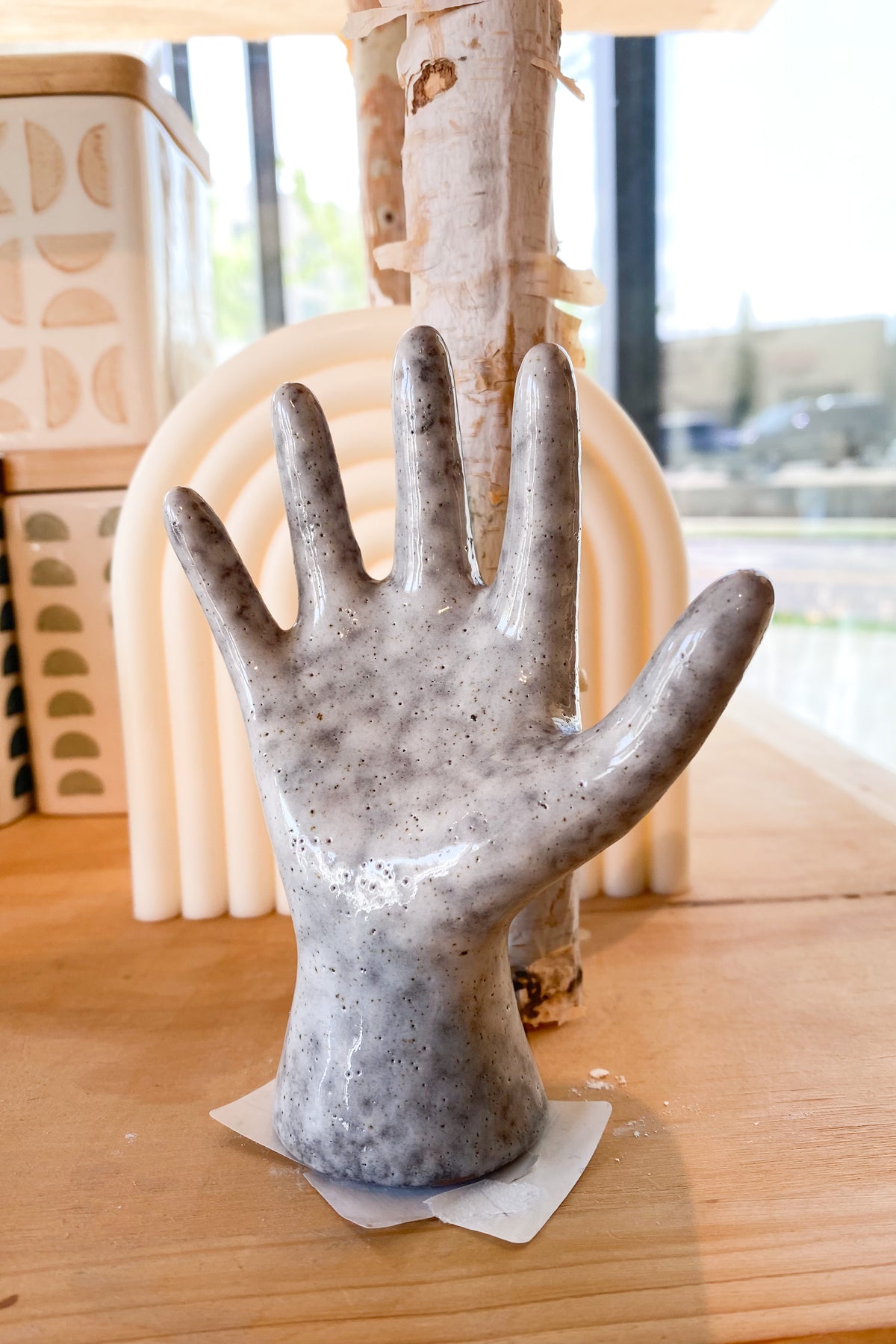 mode, ring holder hand