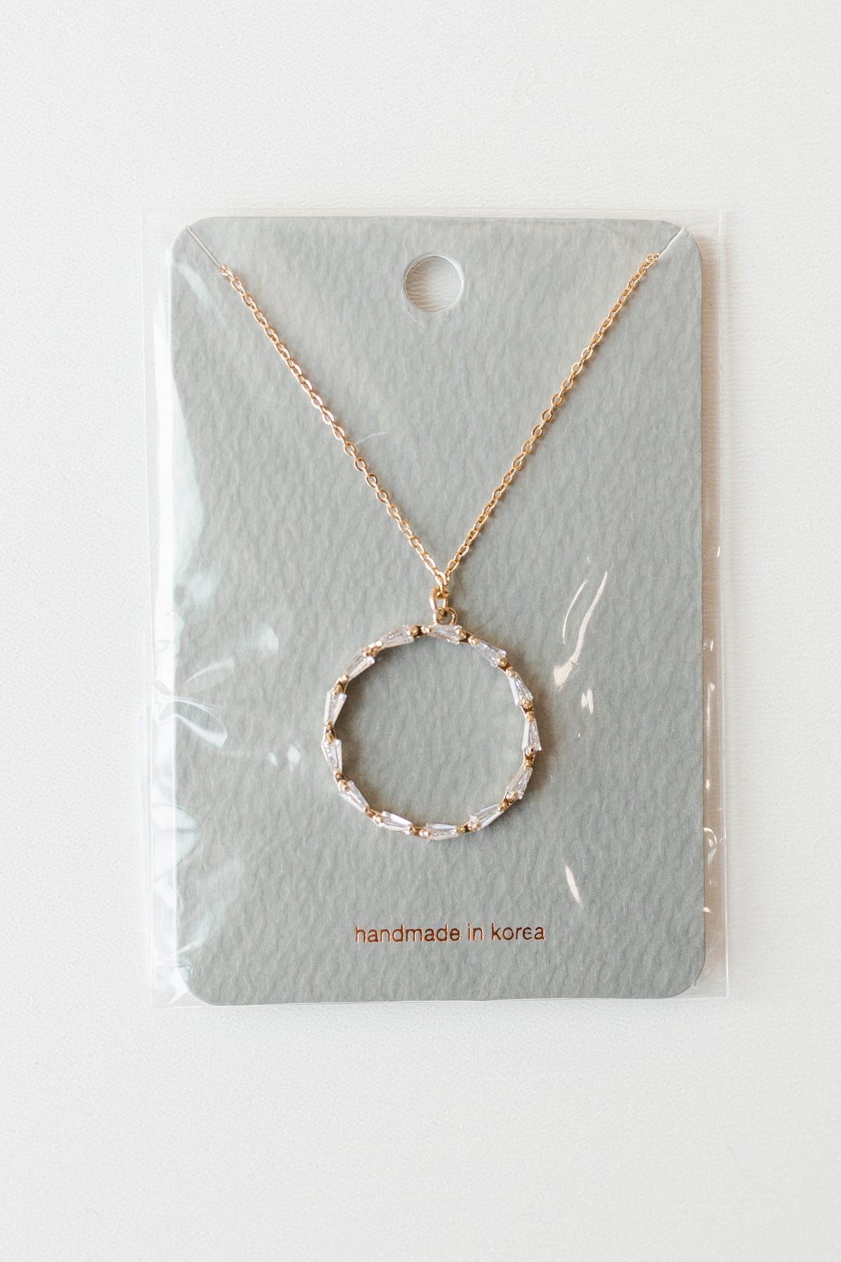 mode, ring of sparkle necklace