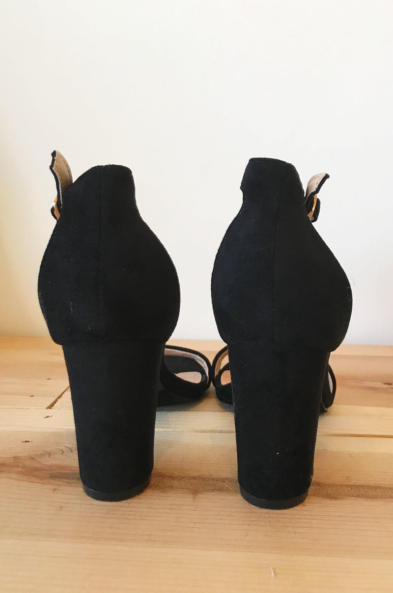 mode, classic suede heel