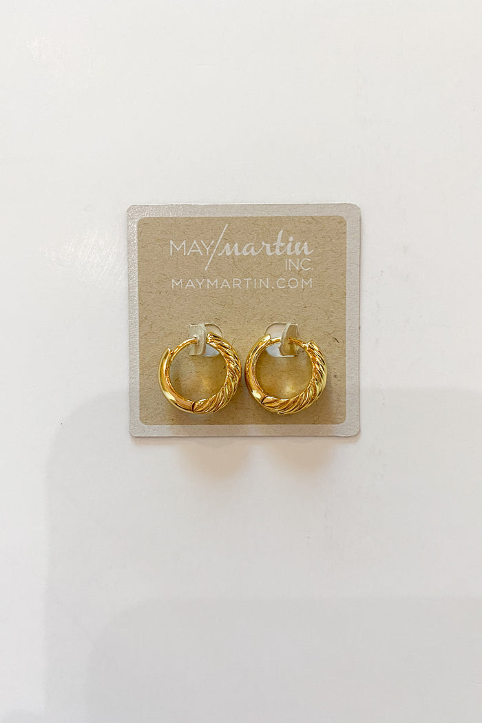 mode, c'est hoop earrings