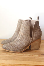 mode, wilder side slit bootie