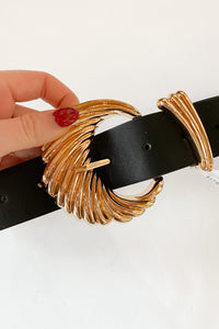 mode, twisted buckle black belt