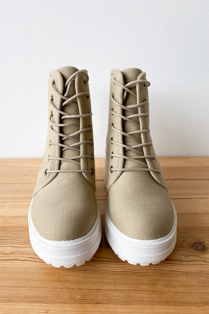 mode, selfless chunky boot