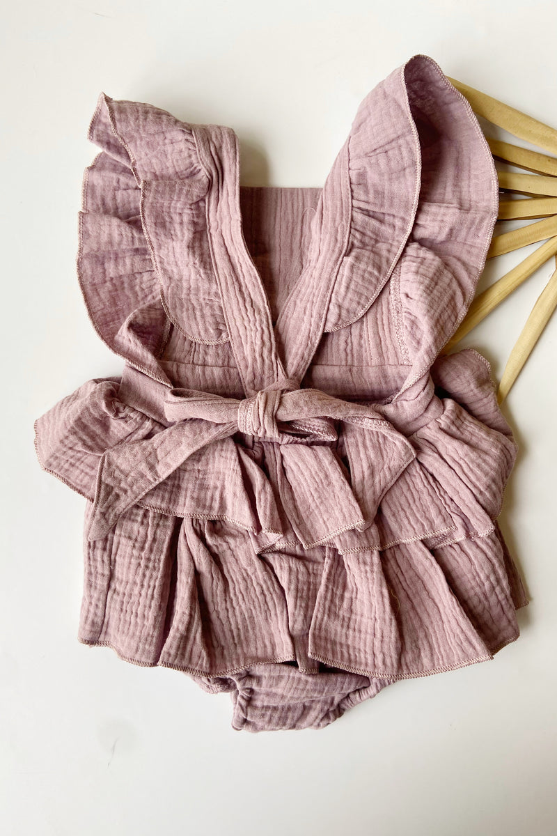 mode, baby ruffle romper