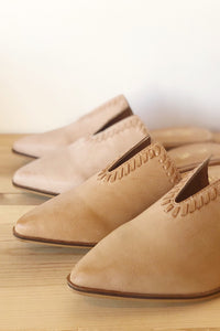 mode, Sophia v cut pointed mule