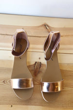 mode, Gratitude sandals
