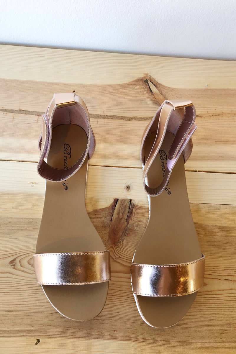 mode, Gratitude sandals
