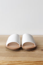 mode, Humble heart sandals