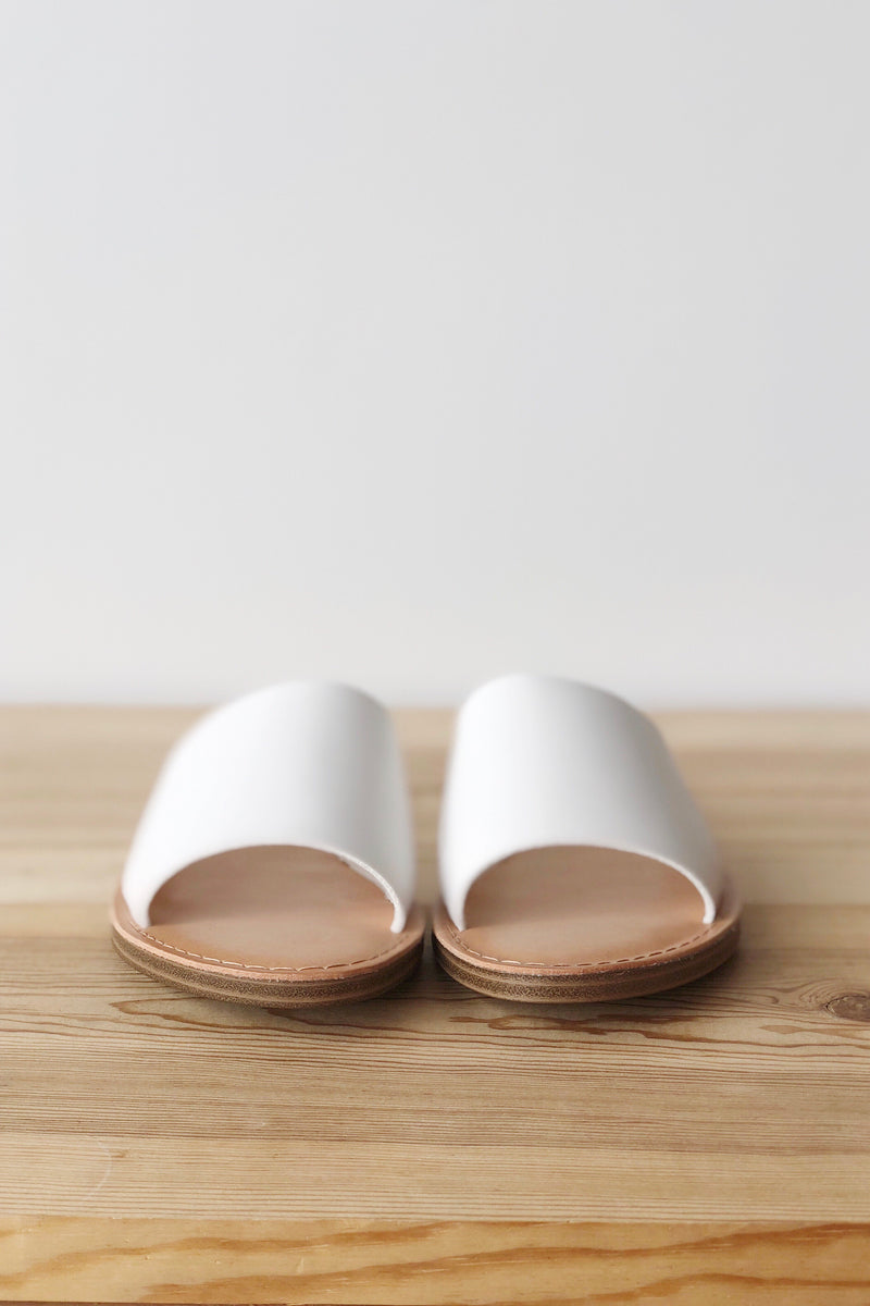 mode, Humble heart sandals