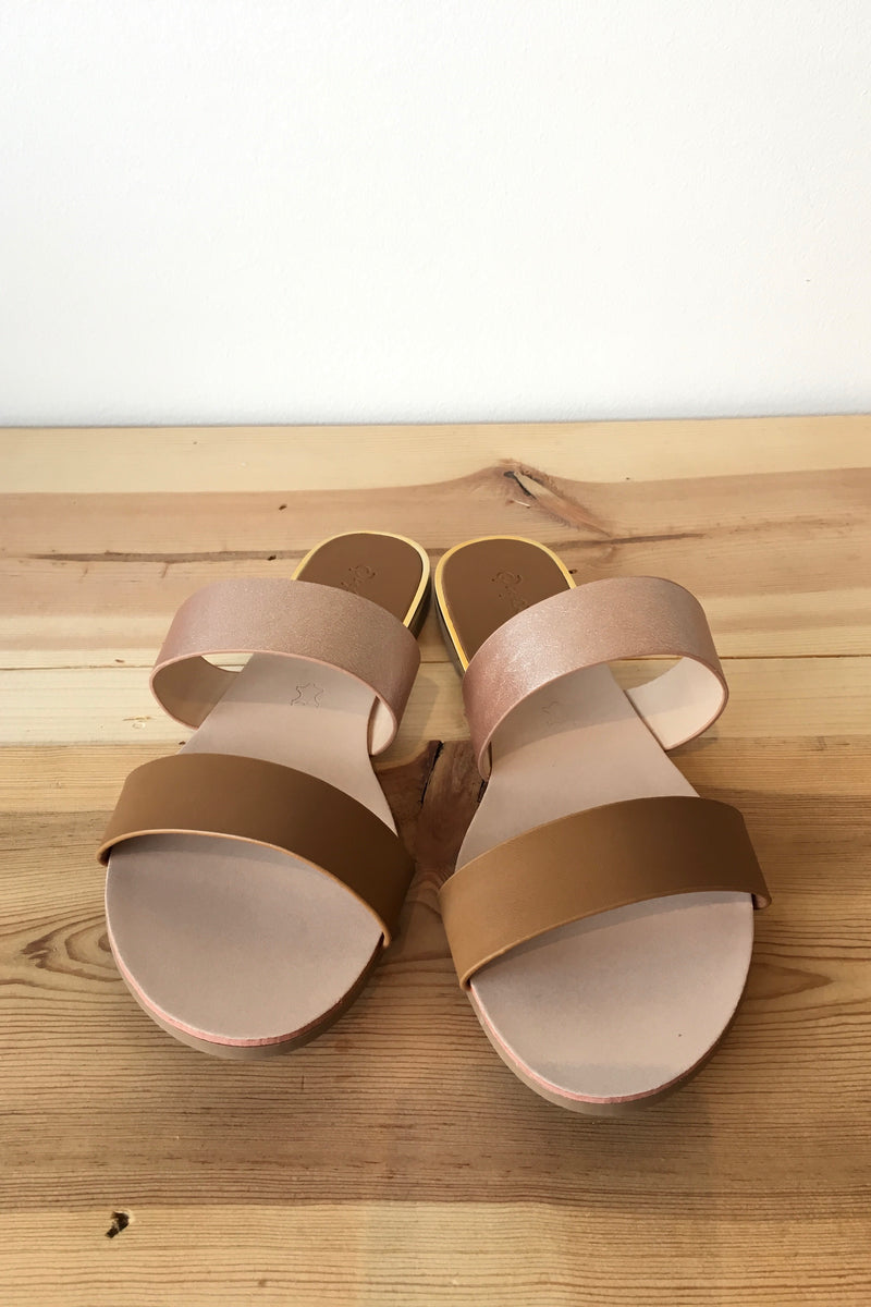mode, Two tone double strap sandal