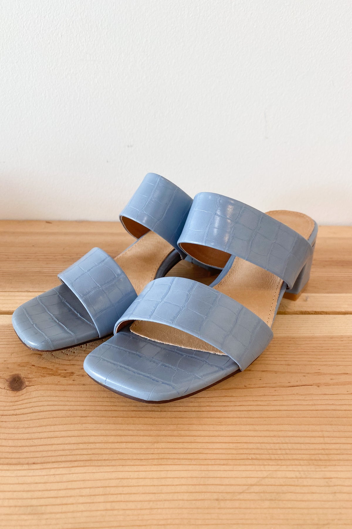 mode, confident heel
