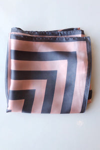 mode, hannah square scarf