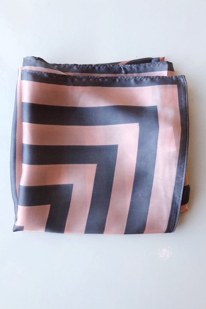 mode, hannah square scarf
