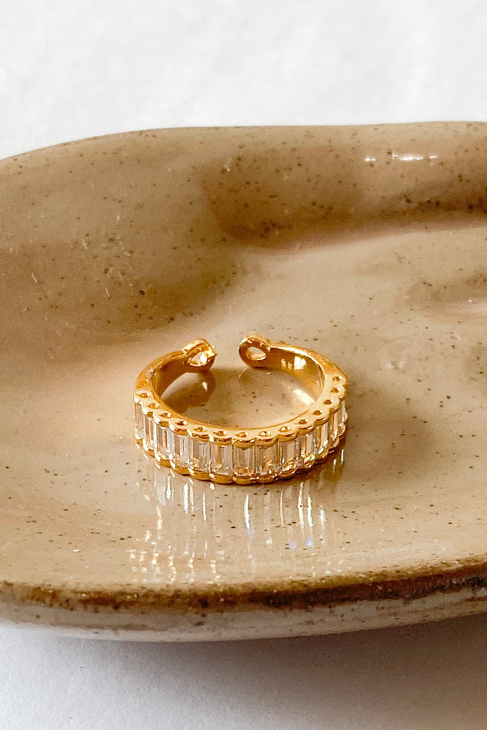 mode, baguette queen ring