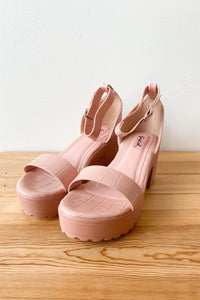 mode, upbeat chunky sandal