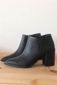 mode, compliments bootie