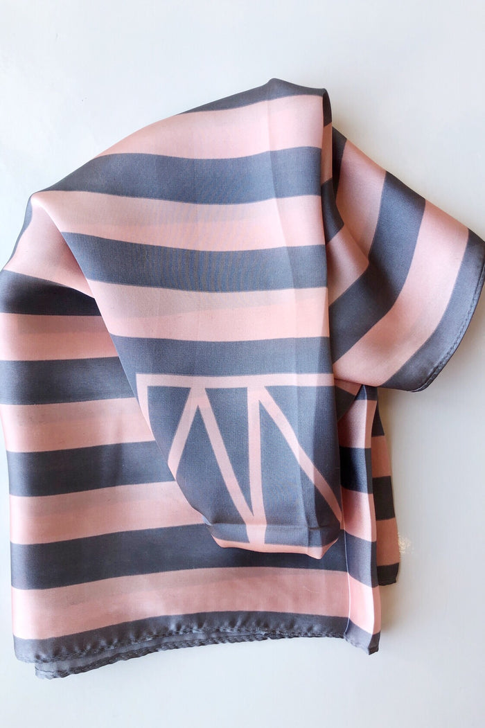 mode, hannah square scarf