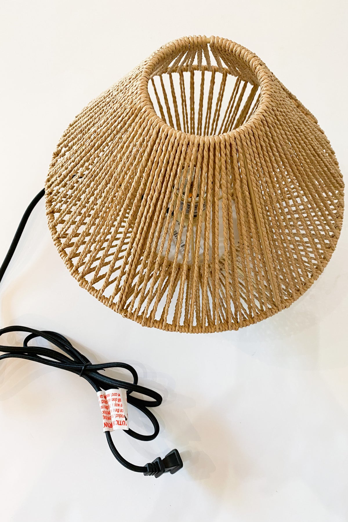 mode, table top woven lamp