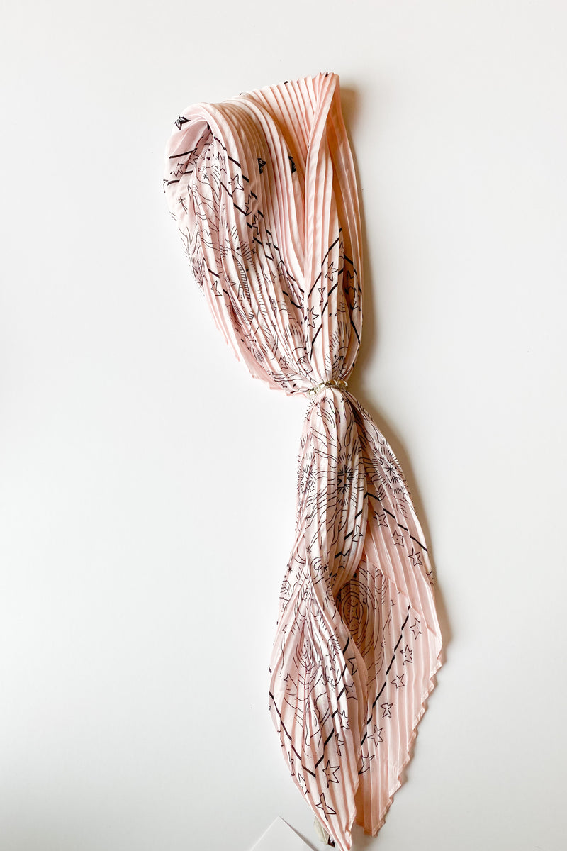 mode, star pleats scarf