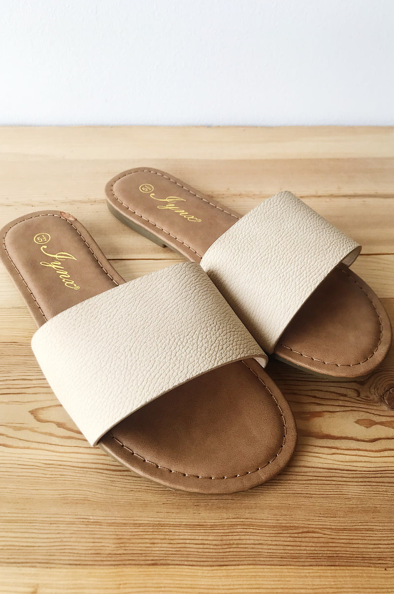 mode, minimalist sandal