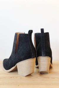 mode, click side cut bootie