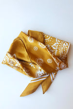 mode, un-phased square scarf