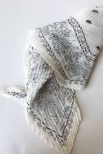 mode, star pleats scarf