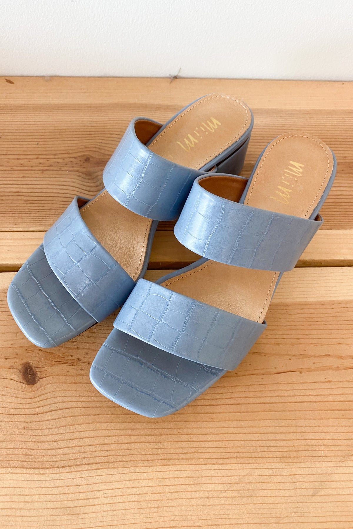 mode, confident heel