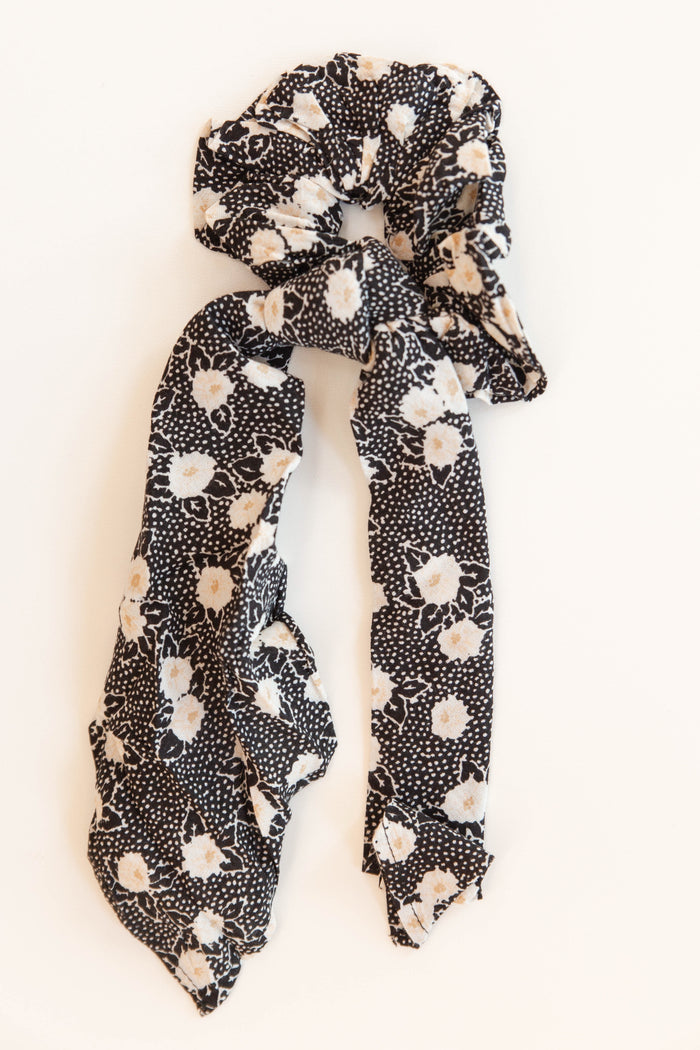 mode, up and back scrunchie wvn scarf