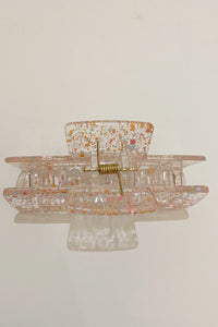 mode, hold me up hair clip