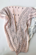 mode, star pleats scarf