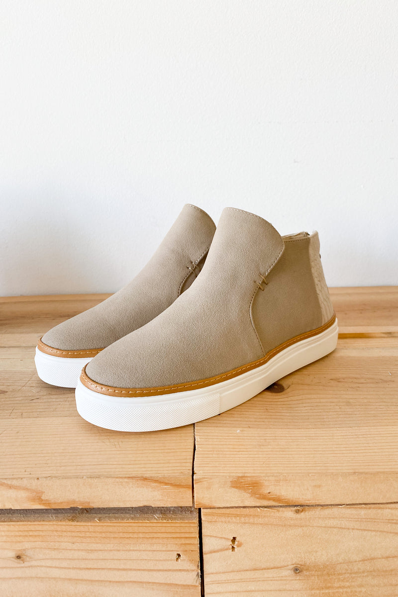 mode, lift me higher sneaker