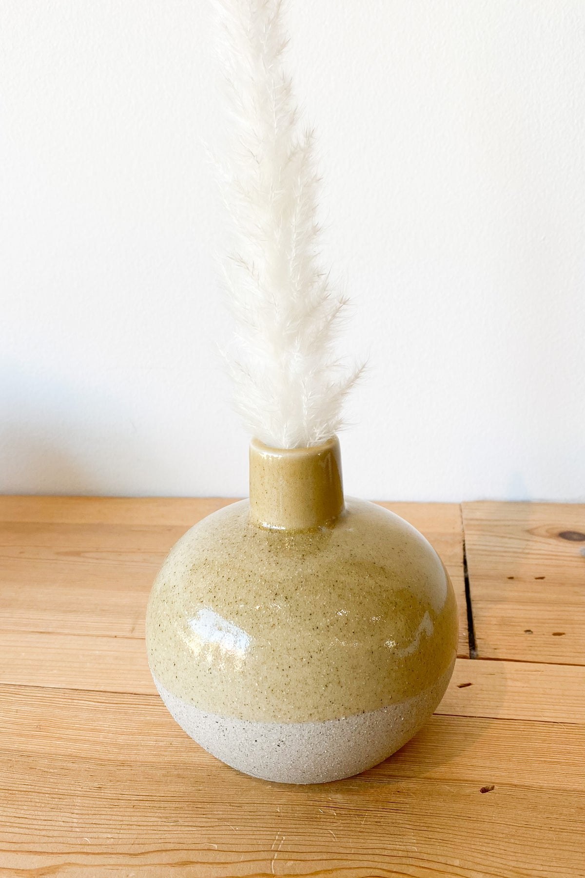mode, stoneware vase + sand finish