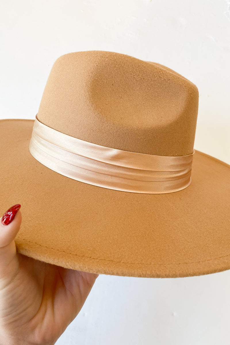 mode, Socialite hat