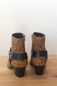 mode, step into love buckle bootie