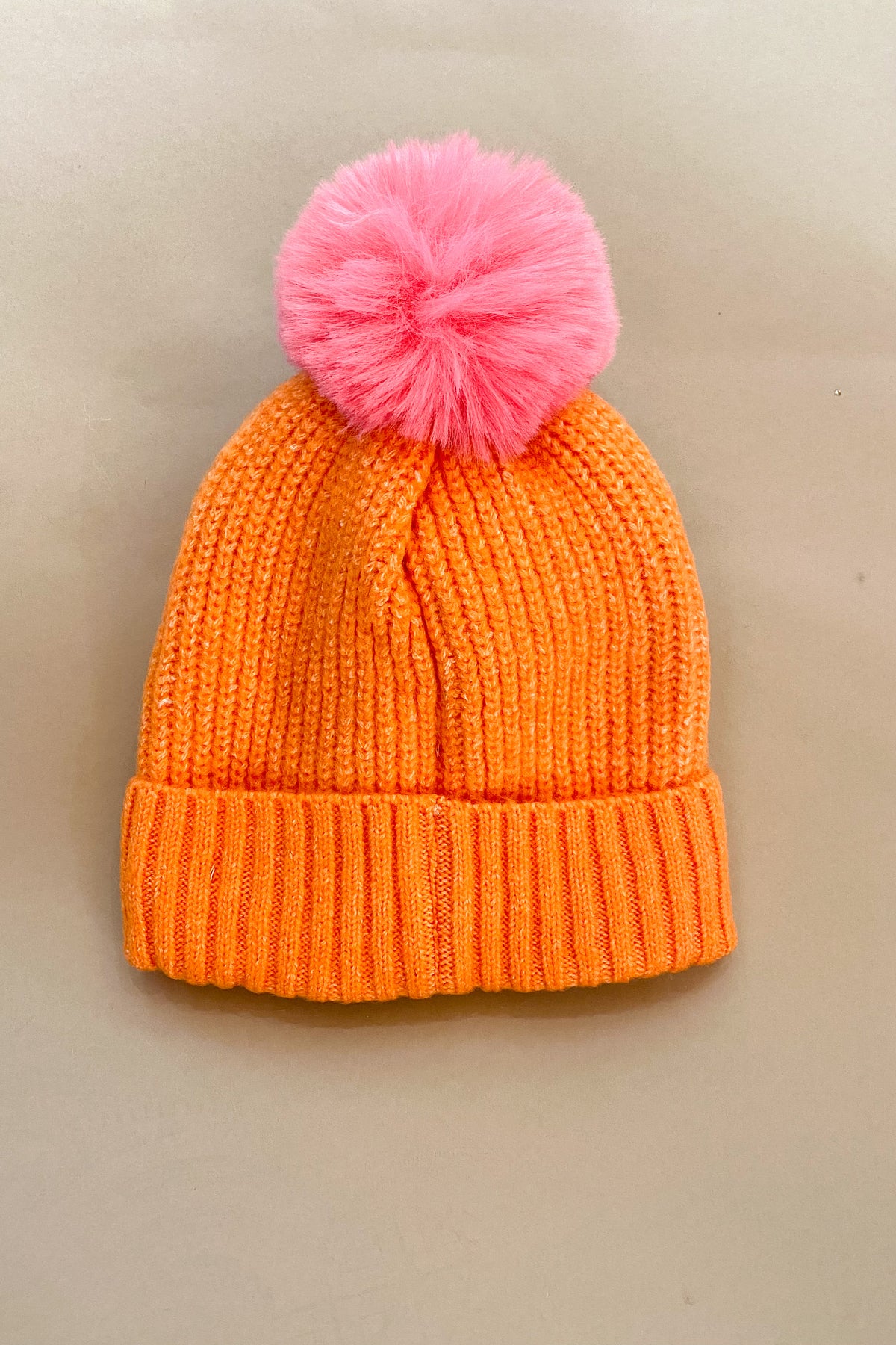 mode, pick a pom hat