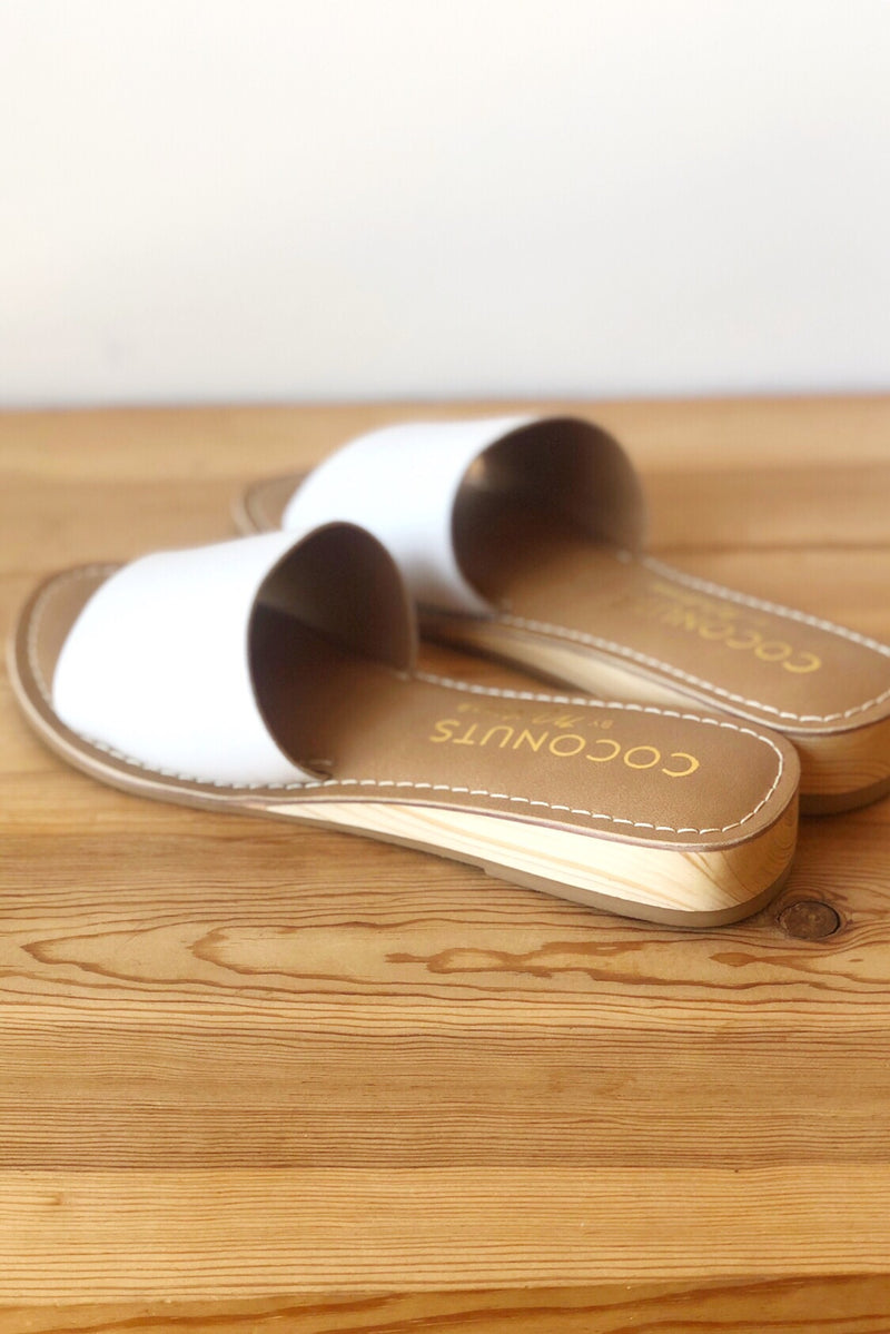 mode, slide up next to me sandal