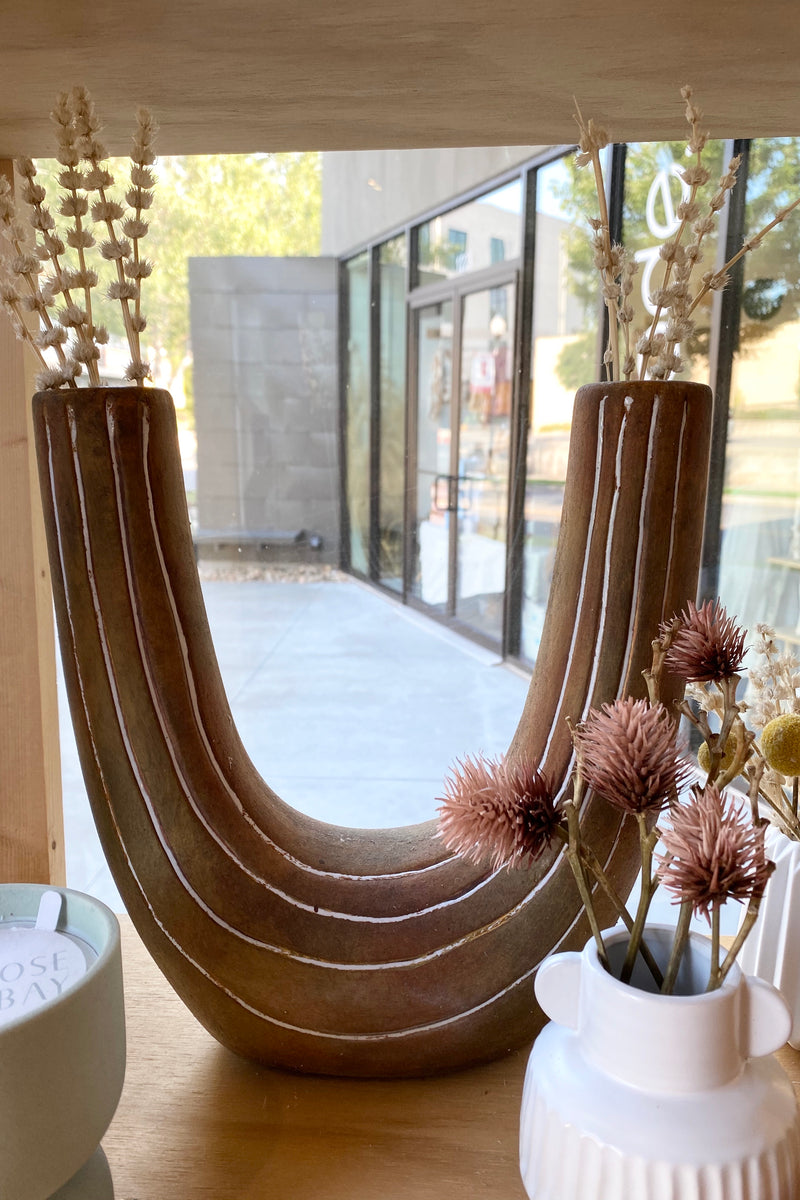 mode, terracotta U shaped vase