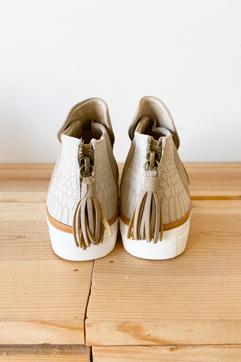 mode, lift me higher sneaker