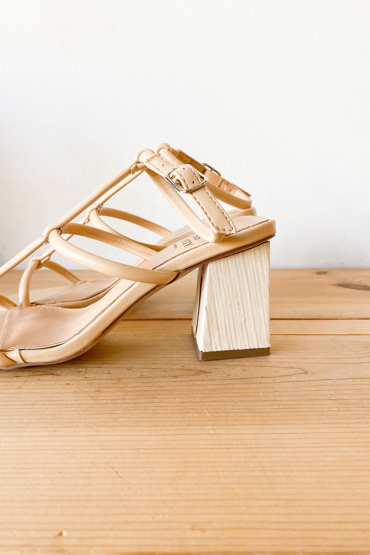mode, sofia heel