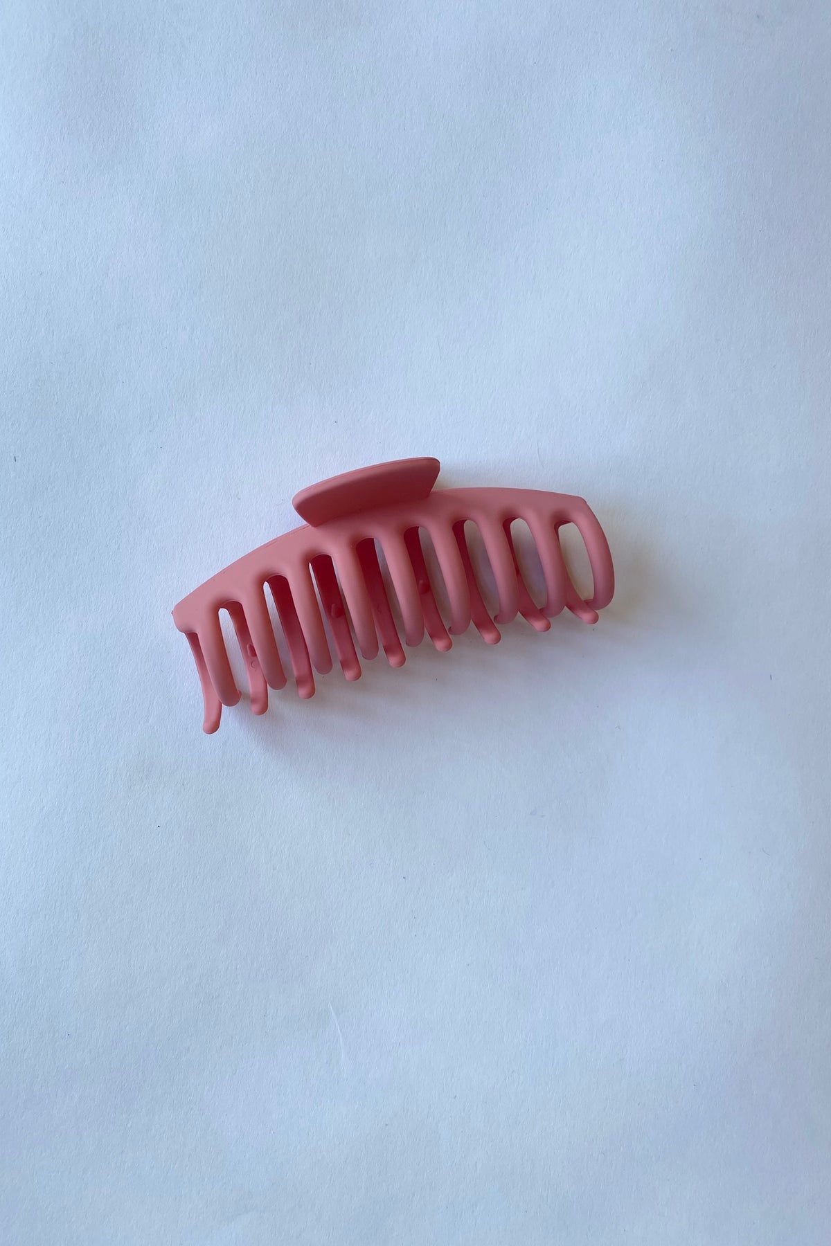 mode, matte claw clip